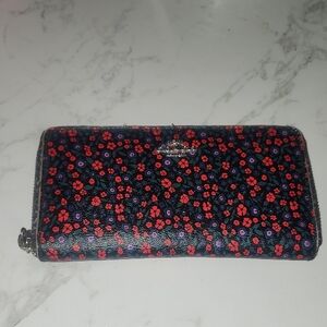 Coach Continental Zip Wallet  "Ranch Floral"